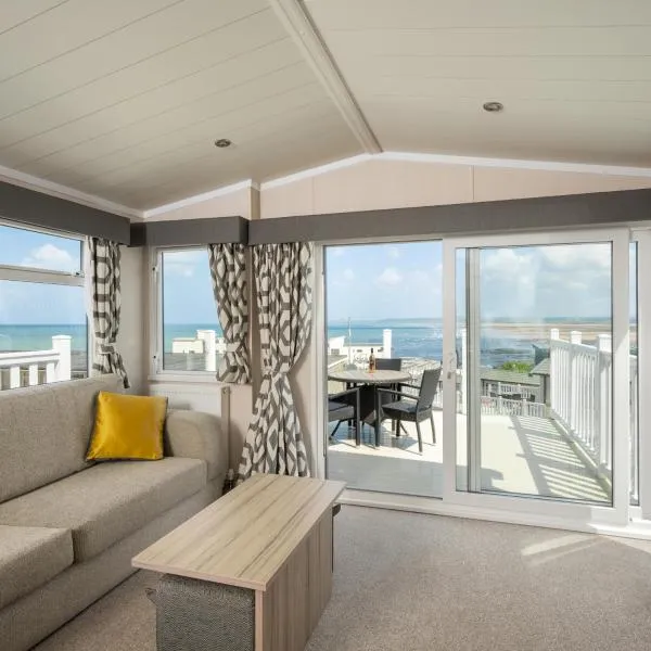 Braddicks Holiday Centre, hotel in Westward Ho