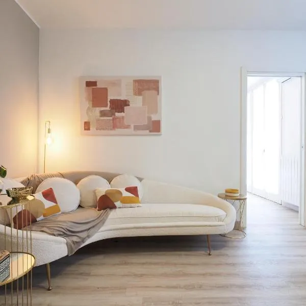 Primopiano - Papa Giovanni, ξενοδοχείο στο Assago