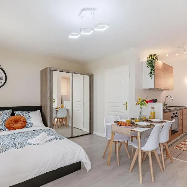 COSYHOME - Studio Familial Confortable - Paris - CDG - Parking privé, hotel in Aulnay-sous-Bois