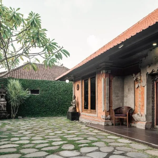 Segara Beach House Villa - Kuta, hotel a Kuta