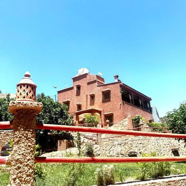 Gite Marbie maison rurale, une expérience naturelle unique, au coeur du moyen atlas, Maroc，Kasba Tibouda的飯店