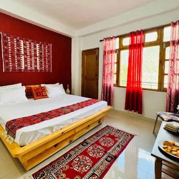 Pine View Retreat Homestay, hotel v destinaci Kalpa