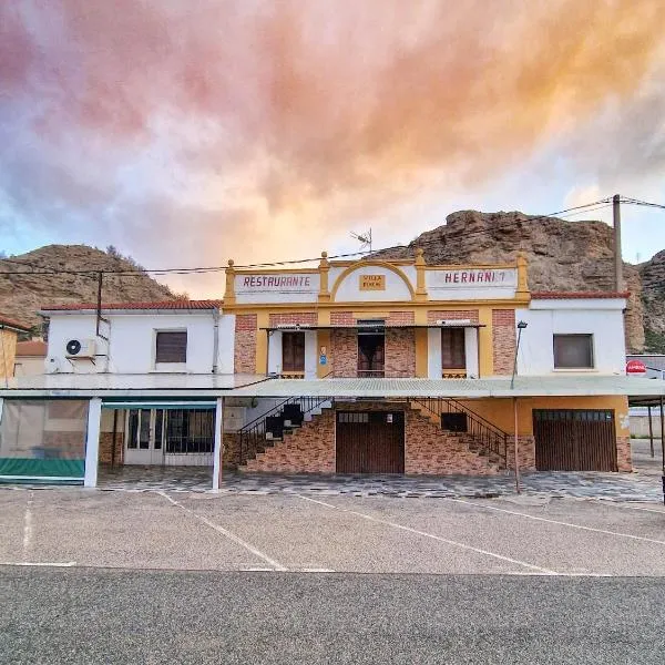 Hernani Bardenas, hotel Arguedasban