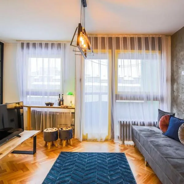 Japan Apartment, hotel in Prishtinë