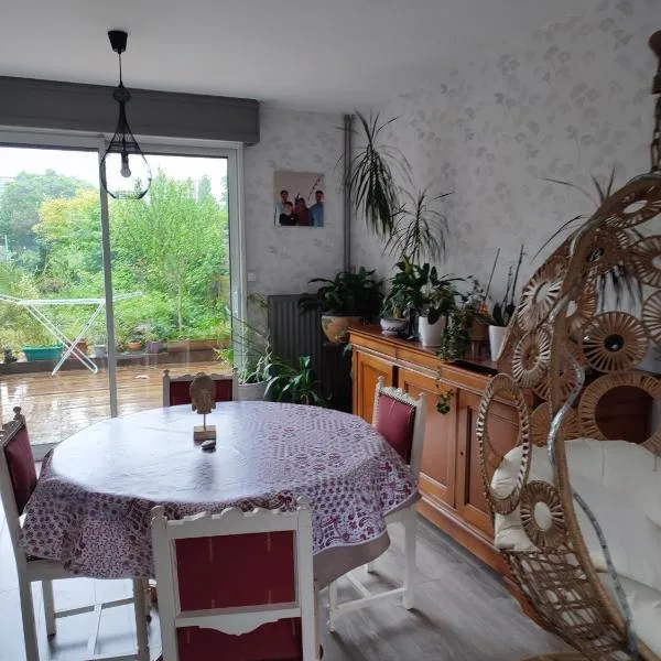 Maison jardin calme, hotel v destinácii Lambersart