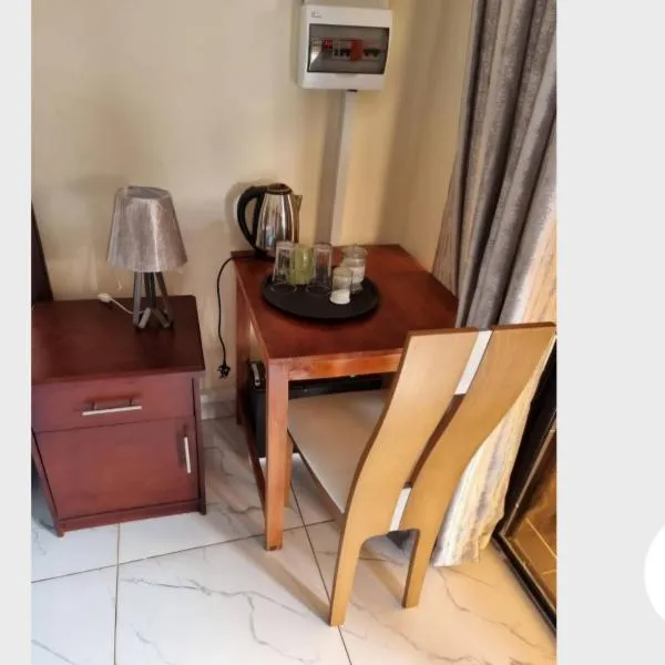 Gono Compound, hotel in Harare