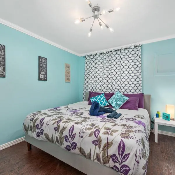 Tiffany Hip Montrose Apt Near MedCenter UH & NRG โรงแรมในฮูสตัน