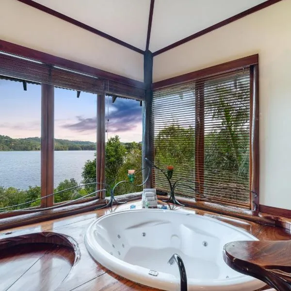 Secrets on the Lake, hotel di Montville