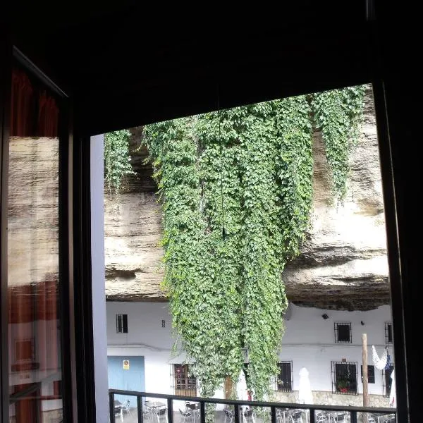 Entrecuevas, hotel v destinaci Setenil