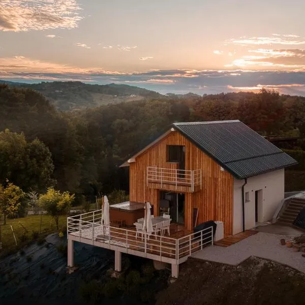 Cottage Retreat with Hot Tub & Sauna, hotel in Zgornja Kungota