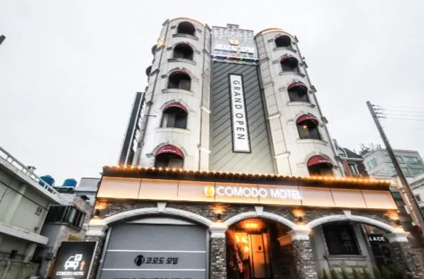 Samcheonpo Comodo motel, hotel v Sacheonu