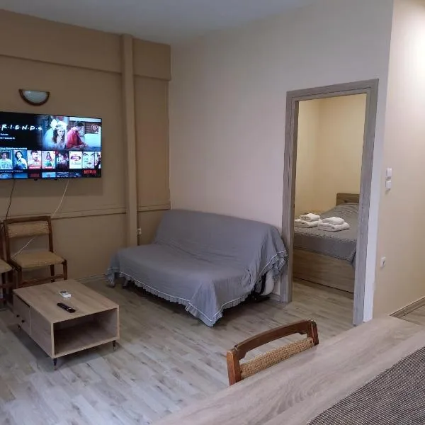 Sam's View City Heart Tripoli - Beautiful Apartment With Backyard, hotel v destinácii Tripoli