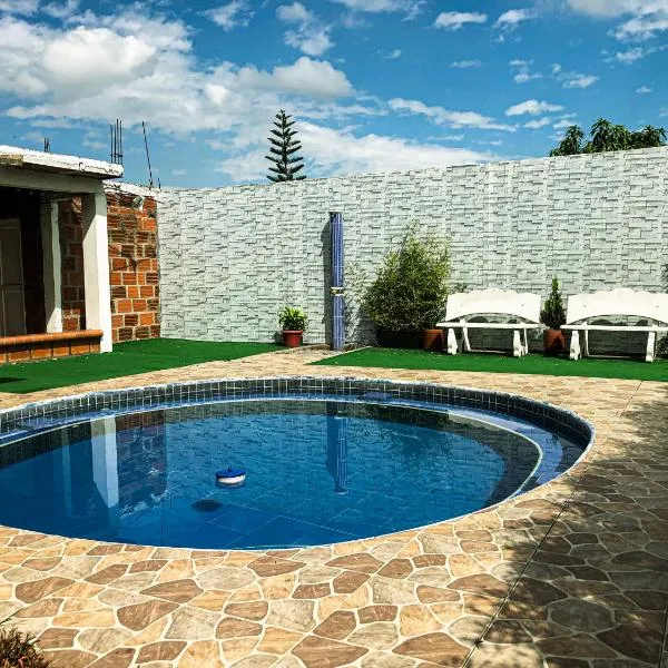 Hospedaje campestre Cerca de Cali y Palmira, hotel in Palmira