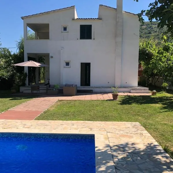 House Nada, hotel in Gata