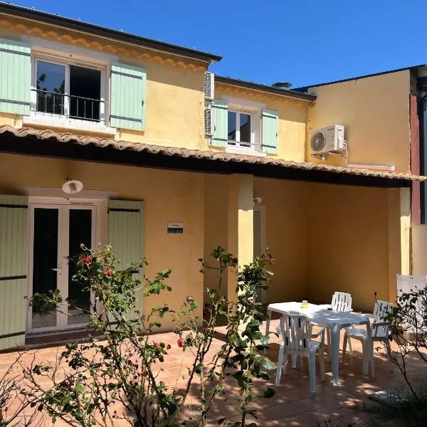 Le Gîte du Festival Sud Aqua - Avignon TGV, ξενοδοχείο στην Αβινιόν