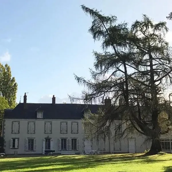 Domaine Les Bruyères, hotel v destinaci Autry-le-Châtel