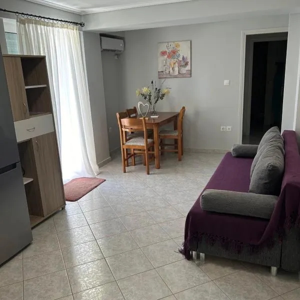 Παραλιακό διαμέρισμα με αυλή, hotell sihtkohas Gýtheio