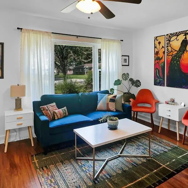 Casita Theresa- 5 min to downtown 15 min to beach, hotel v destinaci Charleston