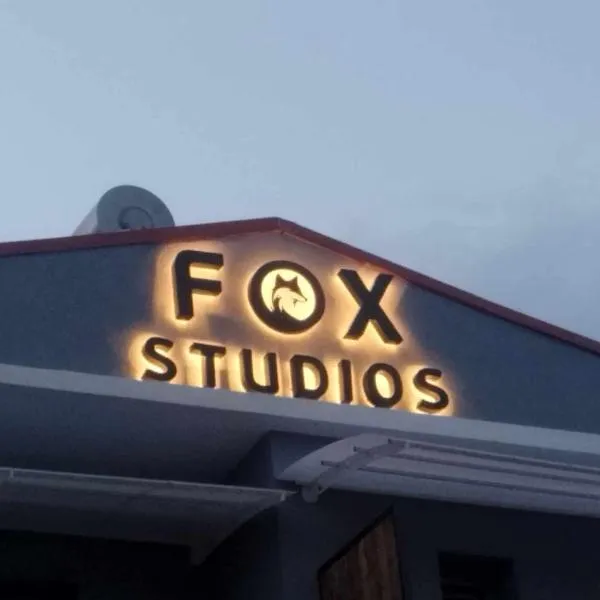 Fox Studios, ξενοδοχείο σε Paralia Sikias