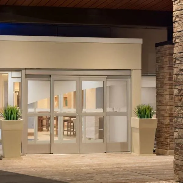 Holiday Inn Express Fayetteville Fort Bragg by IHG, hotel v destinaci Fayetteville
