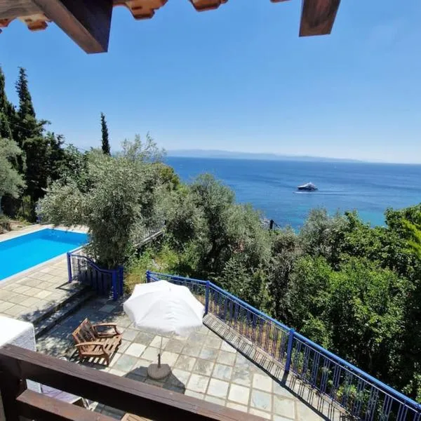Panorama Villa with Pool and Beach Access, hotel in Skiathos Town