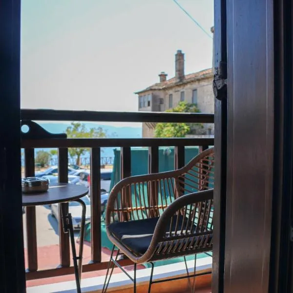 Pari House, hotel v destinaci Ouranoupoli