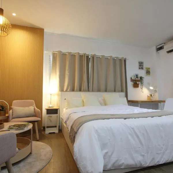 Homeku Guesthouse Room 1 near airport at Latkrabang, hotel v Lat Krabangu