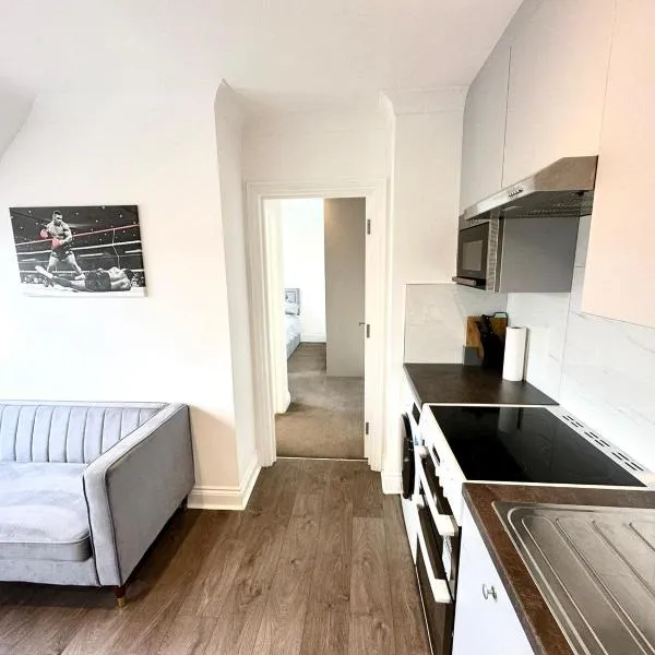 Stunning Modern, Private Apartment,15 Mins To Central London, hotel in The Hyde