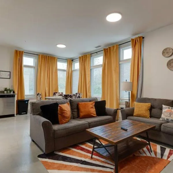 Chic Condo, 2mi to Downtown, Sleeps 8, by Geodis, hotel en Nashville