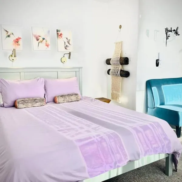 Catskill Cabin Hummingbird Suite 2, hotel in Shandaken