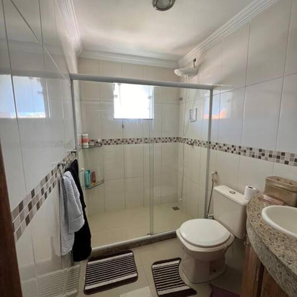 Casa com piscina, churrasqueira e ar condicionado em condomínio - Foto 3