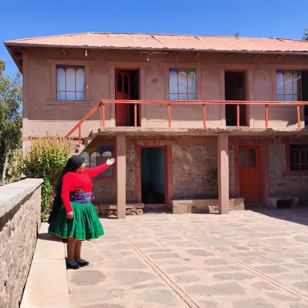 Home in Taquile - Q'uñi wasi, hotel a Huillanopampa