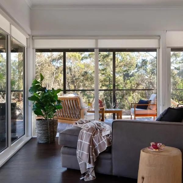 Hepburn Springs Retreat- stylish & light-filled, hotel in Hepburn Springs