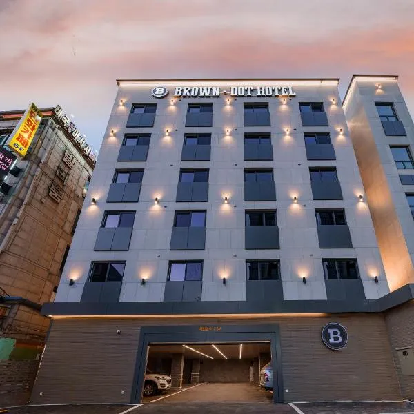 Brown Dot Hotel Geumchon, hotel v destinaci Pchadžu