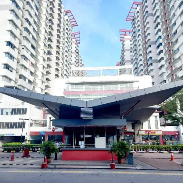3 Bedroom Koi Kinrara Suite, IOI Puchong, Bukit Jalil Pavilion, Bukit Jalil Stadium, Sunway Pyramid, Sunway Lagoon ML, hotel in Puchong