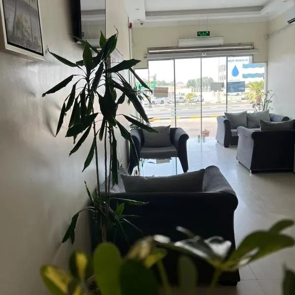 Binayat Hama Serviced Apartments, ξενοδοχείο στην Αλ Τζουμπάιλ