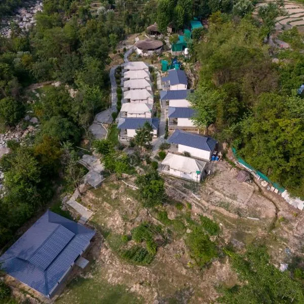 Dev Bhoomi Farms & Cottages, hotel v destinaci Dharamsala