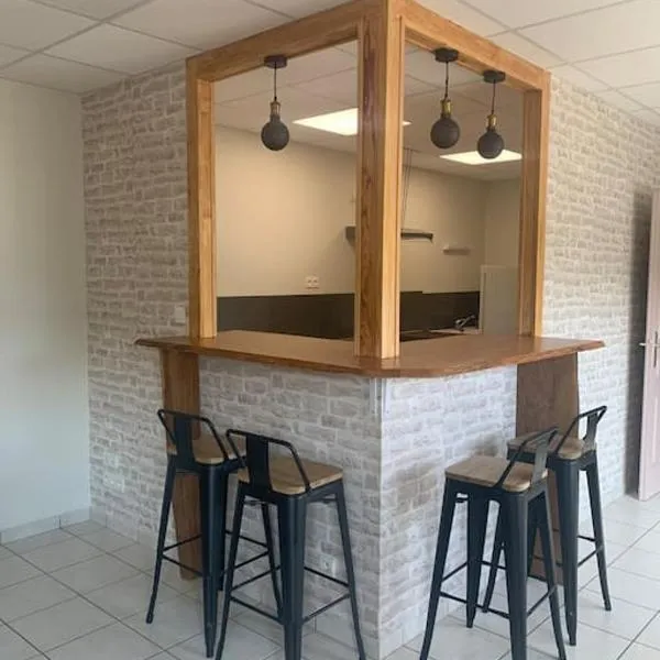 Confortable au pied du Vercors, hotel in Pont-en-Royans