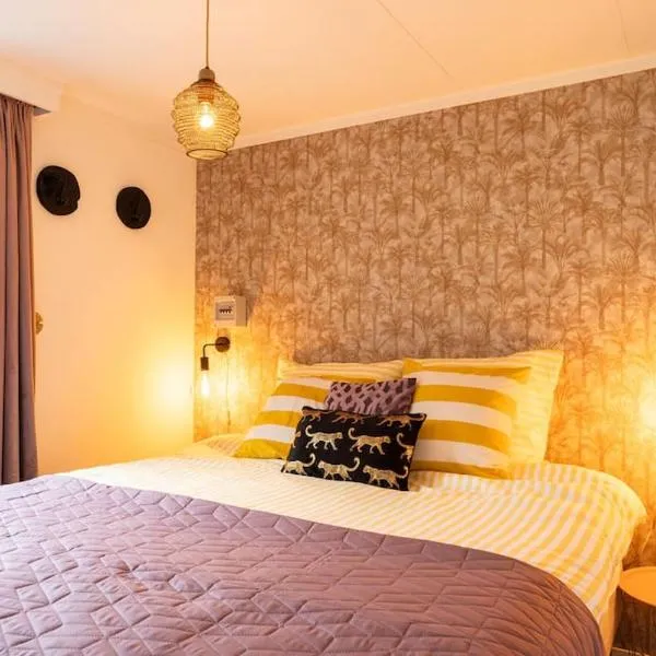 Boutique Chalet Putten op de Veluwe, hotel em Krachtighuizen