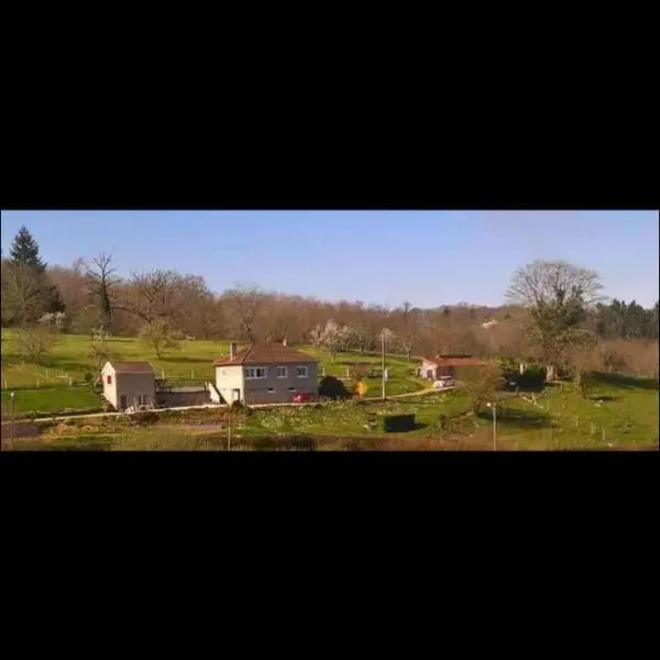 Petite maison indépendante à la campagne, hotel v destinácii Le Vigen