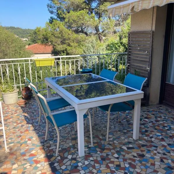 Maison lumineuse, hotel v destinaci Bagnols-sur-Ceze