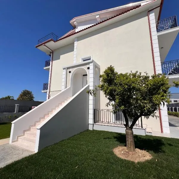 Golden Heart Apartments, hotel in Durrës