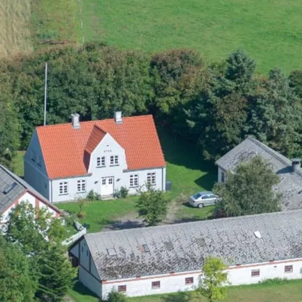 Lækkert feriehus ved Lønstrup, hotel u gradu Jering