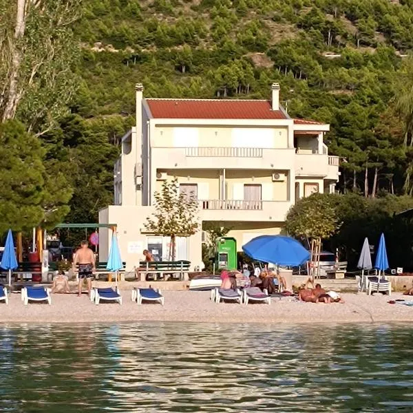 Beach apartments Promajna, Hotel in Promajna