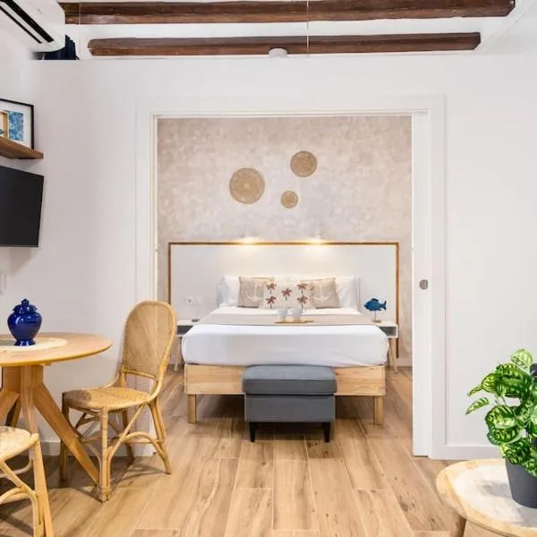 Lodging Apartments Almirall Beach 32, hotel v destinaci Barcelona