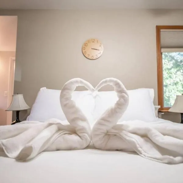 HEIGHTS HOMESTEAD - a farmhouse style cottage, hotel sa Peoria
