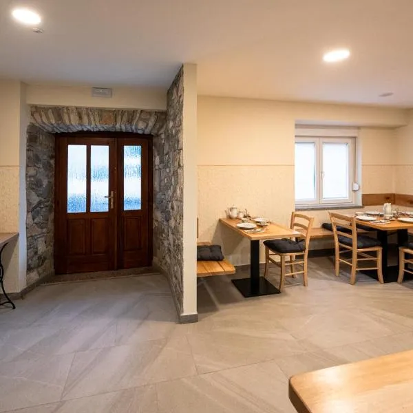 4 TeTE, hotell sihtkohas Vrhpolje