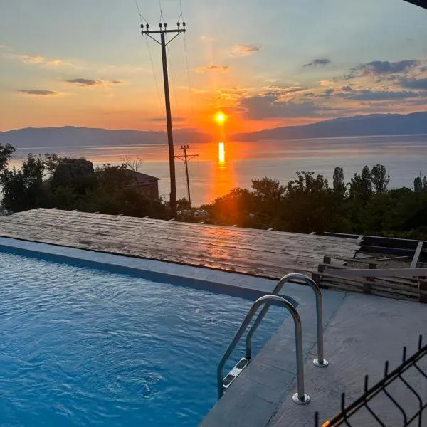 CHRIS sopo, hotel v destinaci Elshani