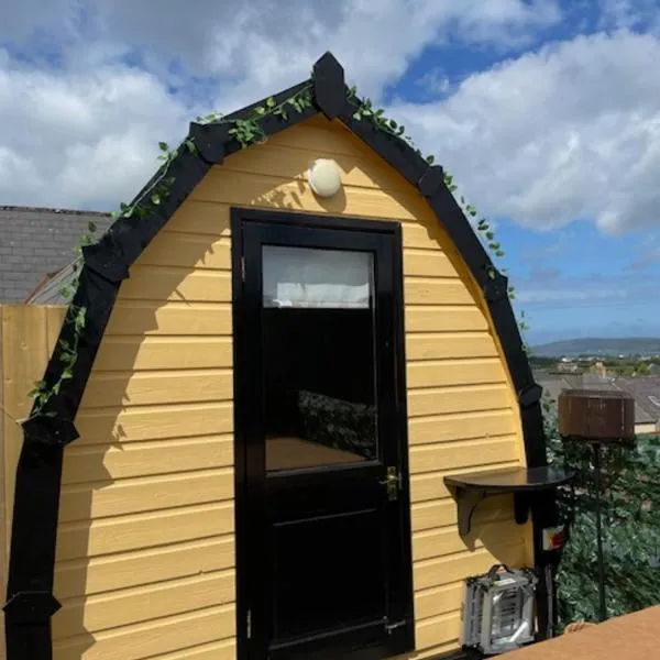 Arch Pod & Hot Tub, hotel v destinaci Carndonagh