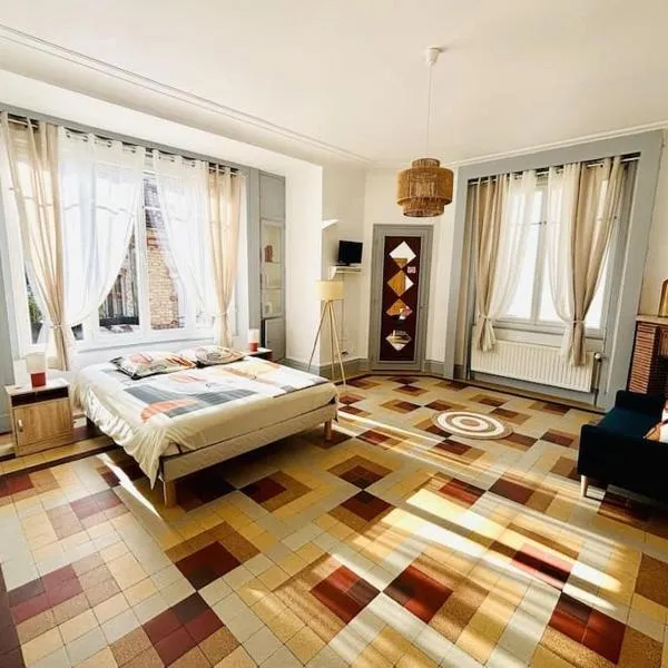 Le Magaline – hotel w mieście Sainte-Savine